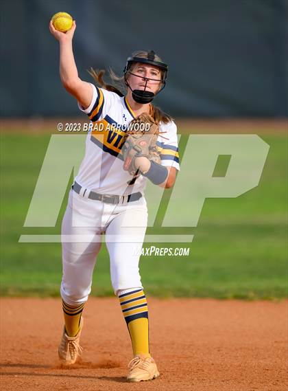 Thumbnail 2 in Bandys @ South Iredell photogallery.