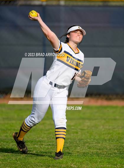 Thumbnail 1 in Bandys @ South Iredell photogallery.