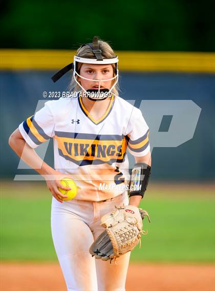 Thumbnail 1 in Bandys @ South Iredell photogallery.