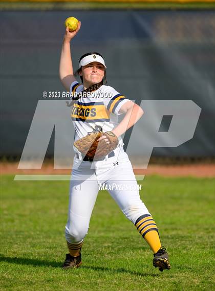 Thumbnail 2 in Bandys @ South Iredell photogallery.