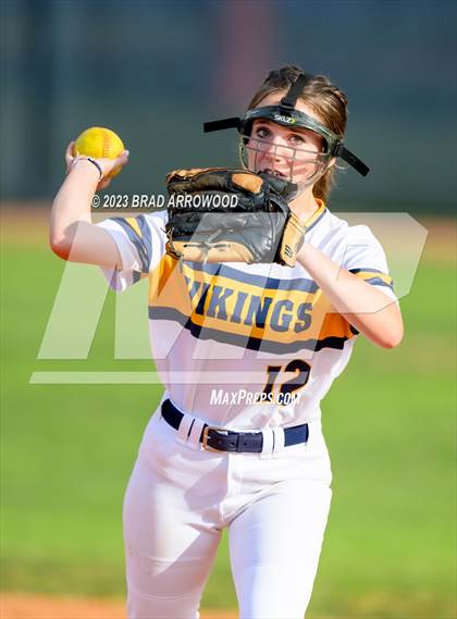 Thumbnail 2 in Bandys @ South Iredell photogallery.