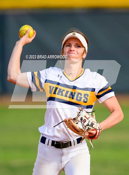 Thumbnail 1 in Bandys @ South Iredell photogallery.