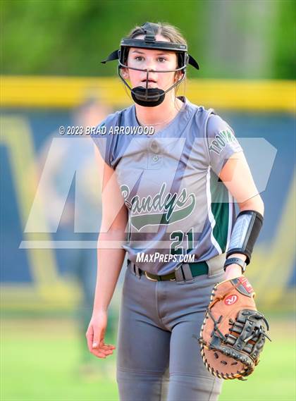 Thumbnail 2 in Bandys @ South Iredell photogallery.