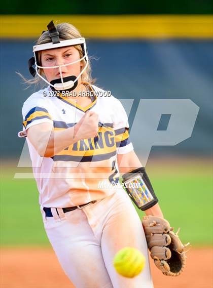 Thumbnail 2 in Bandys @ South Iredell photogallery.