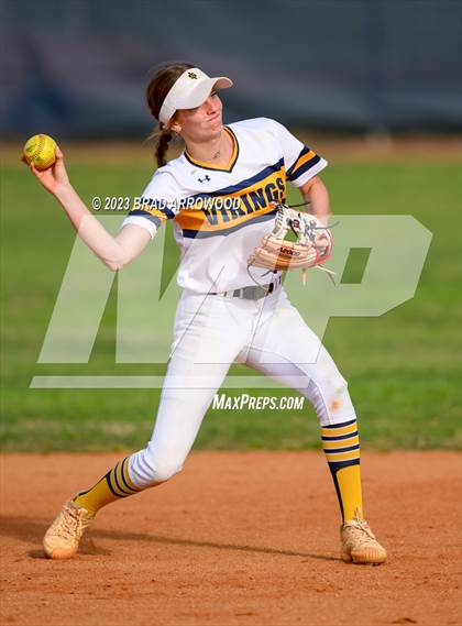 Thumbnail 2 in Bandys @ South Iredell photogallery.