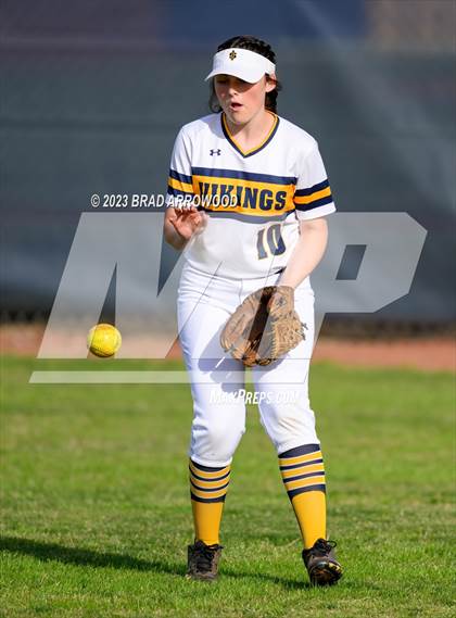 Thumbnail 3 in Bandys @ South Iredell photogallery.