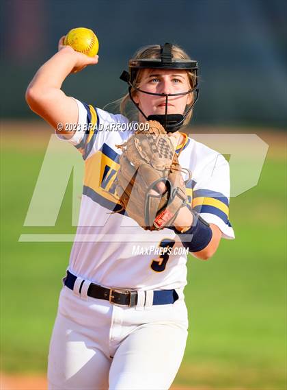 Thumbnail 3 in Bandys @ South Iredell photogallery.