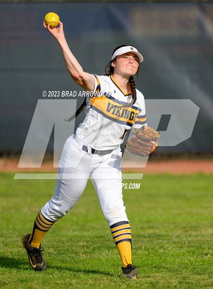 Thumbnail 1 in Bandys @ South Iredell photogallery.