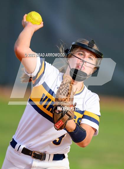 Thumbnail 2 in Bandys @ South Iredell photogallery.