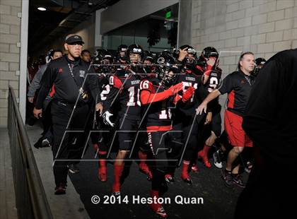 Thumbnail 1 in Centennial vs. De La Salle (CIF State Open Division Final) photogallery.