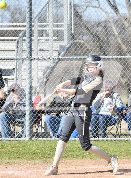 Thumbnail 2 in Brewer vs Alvord (Millsap Tournament) photogallery.