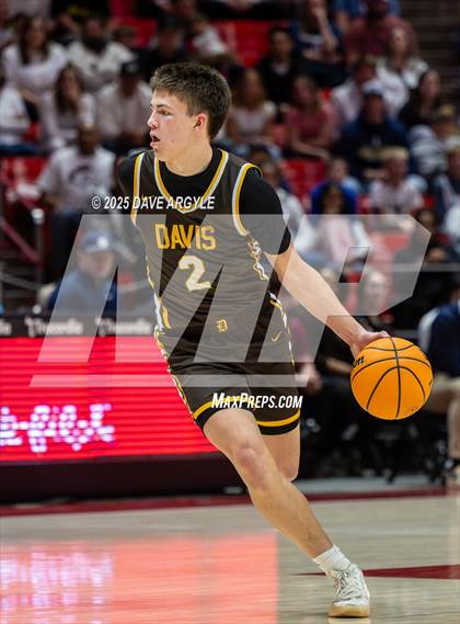 Thumbnail 1 in Davis vs. Herriman (UHSAA 6A Final) photogallery.