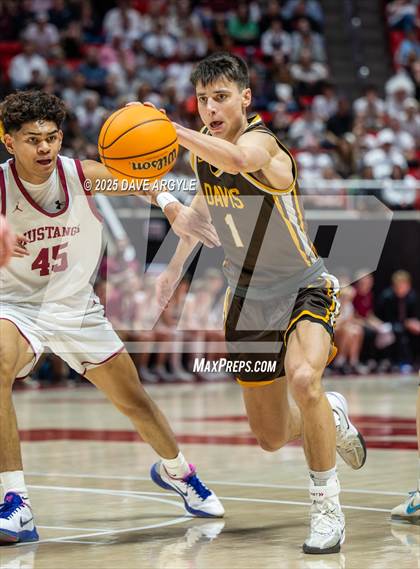 Thumbnail 3 in Davis vs. Herriman (UHSAA 6A Final) photogallery.