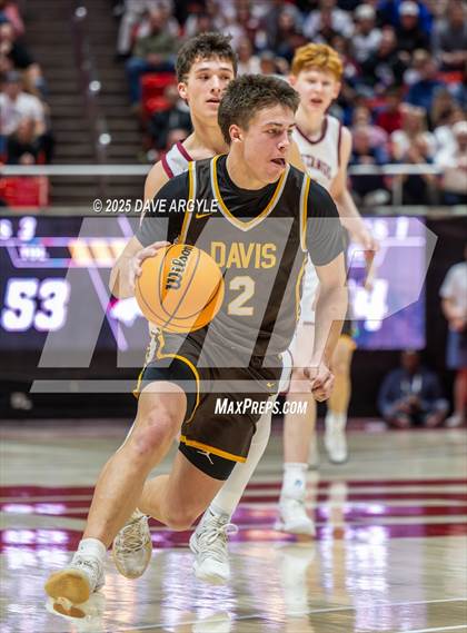 Thumbnail 1 in Davis vs. Herriman (UHSAA 6A Final) photogallery.