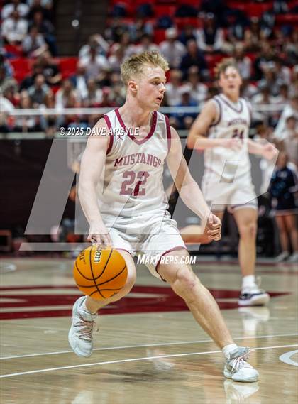 Thumbnail 2 in Davis vs. Herriman (UHSAA 6A Final) photogallery.
