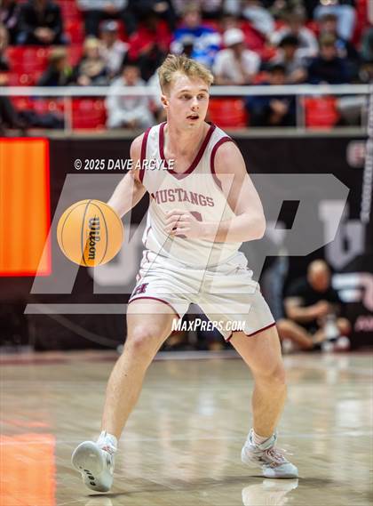Thumbnail 2 in Davis vs. Herriman (UHSAA 6A Final) photogallery.