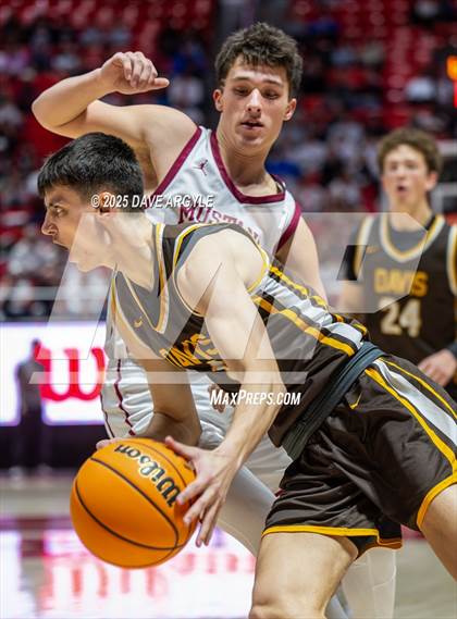 Thumbnail 2 in Davis vs. Herriman (UHSAA 6A Final) photogallery.