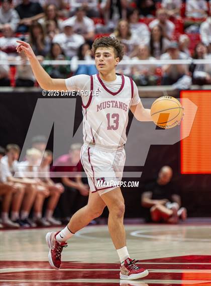 Thumbnail 1 in Davis vs. Herriman (UHSAA 6A Final) photogallery.