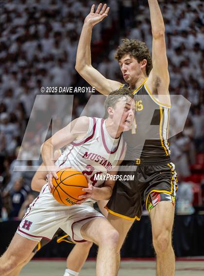 Thumbnail 1 in Davis vs. Herriman (UHSAA 6A Final) photogallery.