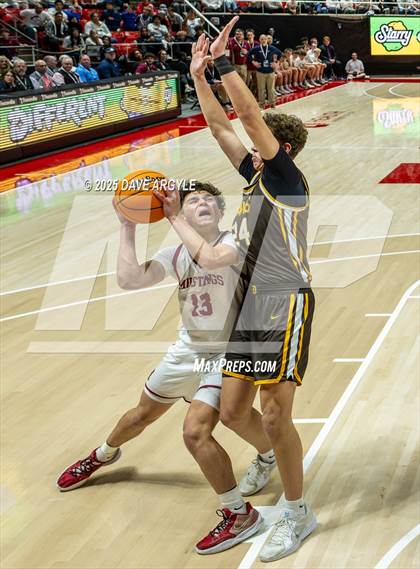 Thumbnail 3 in Davis vs. Herriman (UHSAA 6A Final) photogallery.