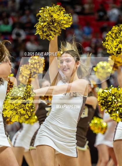 Thumbnail 2 in Davis vs. Herriman (UHSAA 6A Final) photogallery.