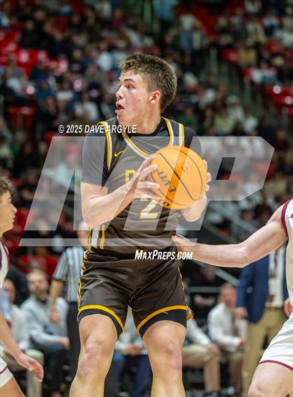 Thumbnail 3 in Davis vs. Herriman (UHSAA 6A Final) photogallery.