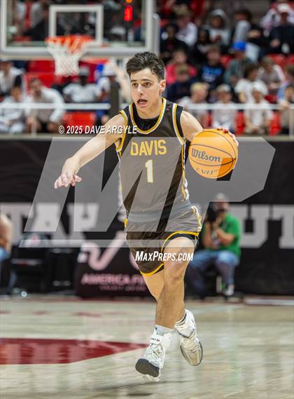 Thumbnail 3 in Davis vs. Herriman (UHSAA 6A Final) photogallery.