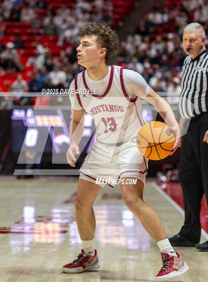 Thumbnail 2 in Davis vs. Herriman (UHSAA 6A Final) photogallery.