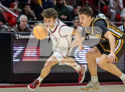 Thumbnail 2 in Davis vs. Herriman (UHSAA 6A Final) photogallery.