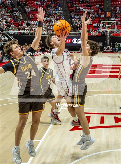 Thumbnail 2 in Davis vs. Herriman (UHSAA 6A Final) photogallery.