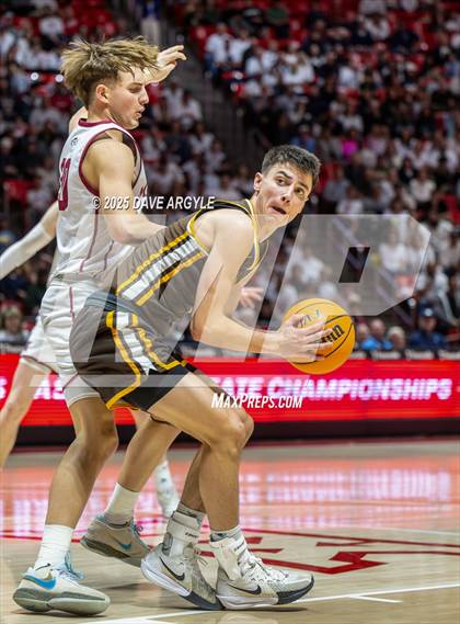 Thumbnail 3 in Davis vs. Herriman (UHSAA 6A Final) photogallery.
