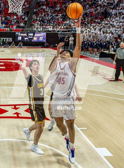 Thumbnail 2 in Davis vs. Herriman (UHSAA 6A Final) photogallery.