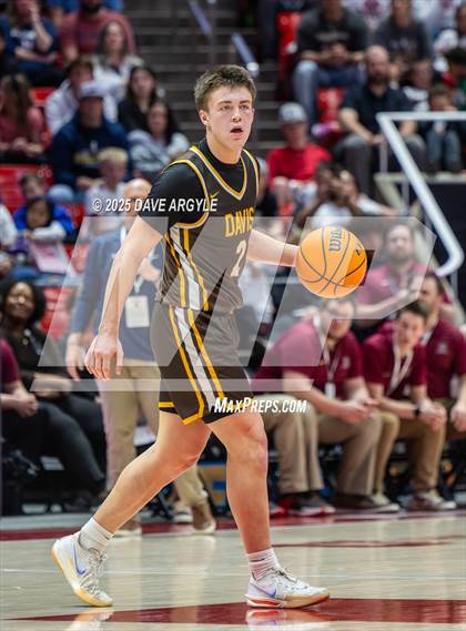 Thumbnail 2 in Davis vs. Herriman (UHSAA 6A Final) photogallery.