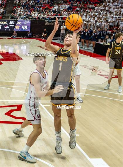 Thumbnail 3 in Davis vs. Herriman (UHSAA 6A Final) photogallery.