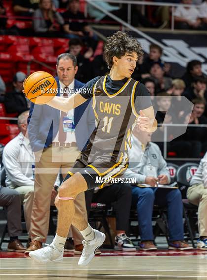 Thumbnail 1 in Davis vs. Herriman (UHSAA 6A Final) photogallery.