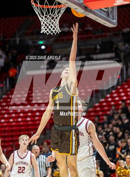 Thumbnail 1 in Davis vs. Herriman (UHSAA 6A Final) photogallery.