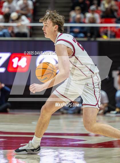 Thumbnail 2 in Davis vs. Herriman (UHSAA 6A Final) photogallery.