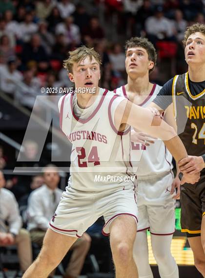 Thumbnail 3 in Davis vs. Herriman (UHSAA 6A Final) photogallery.