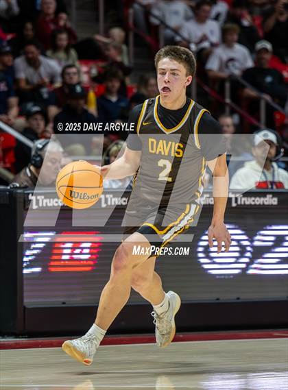 Thumbnail 1 in Davis vs. Herriman (UHSAA 6A Final) photogallery.