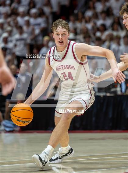 Thumbnail 3 in Davis vs. Herriman (UHSAA 6A Final) photogallery.