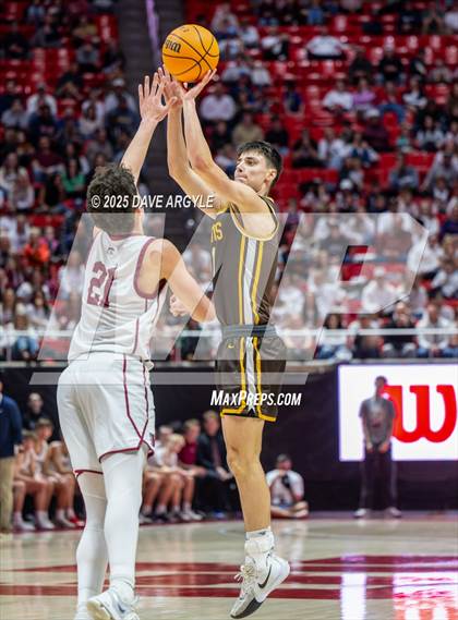 Thumbnail 2 in Davis vs. Herriman (UHSAA 6A Final) photogallery.