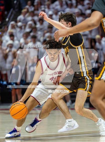 Thumbnail 3 in Davis vs. Herriman (UHSAA 6A Final) photogallery.