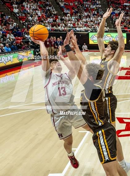 Thumbnail 1 in Davis vs. Herriman (UHSAA 6A Final) photogallery.