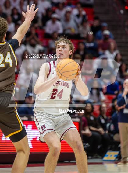 Thumbnail 3 in Davis vs. Herriman (UHSAA 6A Final) photogallery.