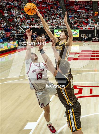 Thumbnail 2 in Davis vs. Herriman (UHSAA 6A Final) photogallery.