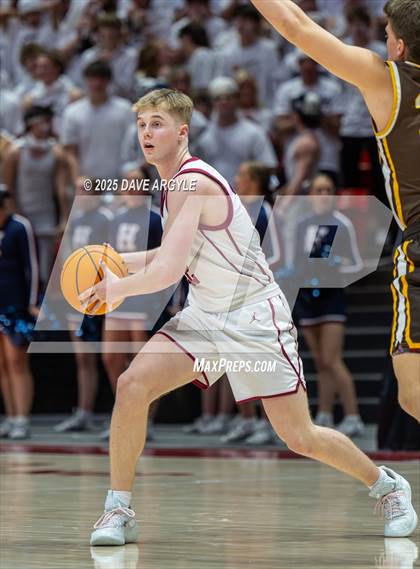 Thumbnail 1 in Davis vs. Herriman (UHSAA 6A Final) photogallery.