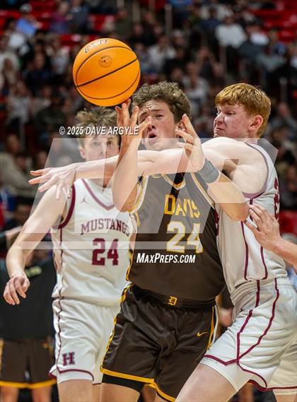 Thumbnail 1 in Davis vs. Herriman (UHSAA 6A Final) photogallery.
