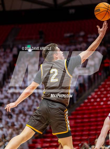 Thumbnail 2 in Davis vs. Herriman (UHSAA 6A Final) photogallery.
