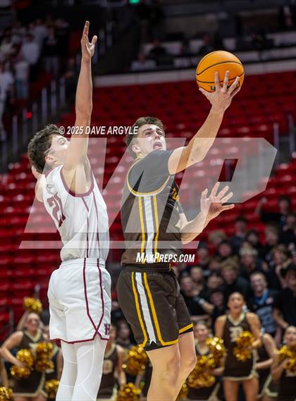 Thumbnail 2 in Davis vs. Herriman (UHSAA 6A Final) photogallery.