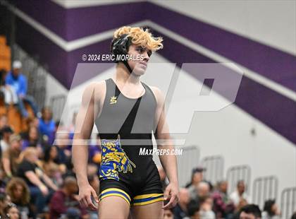 Thumbnail 3 in CIF SDS Masters Tournament photogallery.